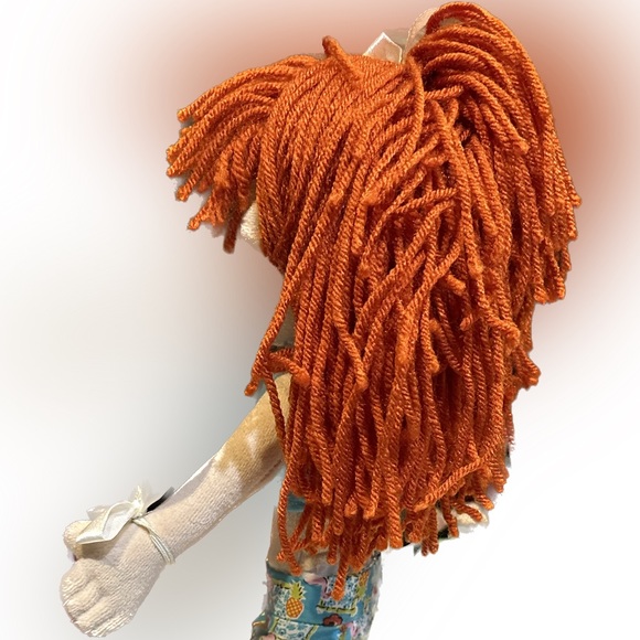 VTG FRIENDS 2b REDHEAD GINGER DOLL ALOHA CROP SKIRT ANKLE CHARM BUILD A BEAR - Picture 5 of 6